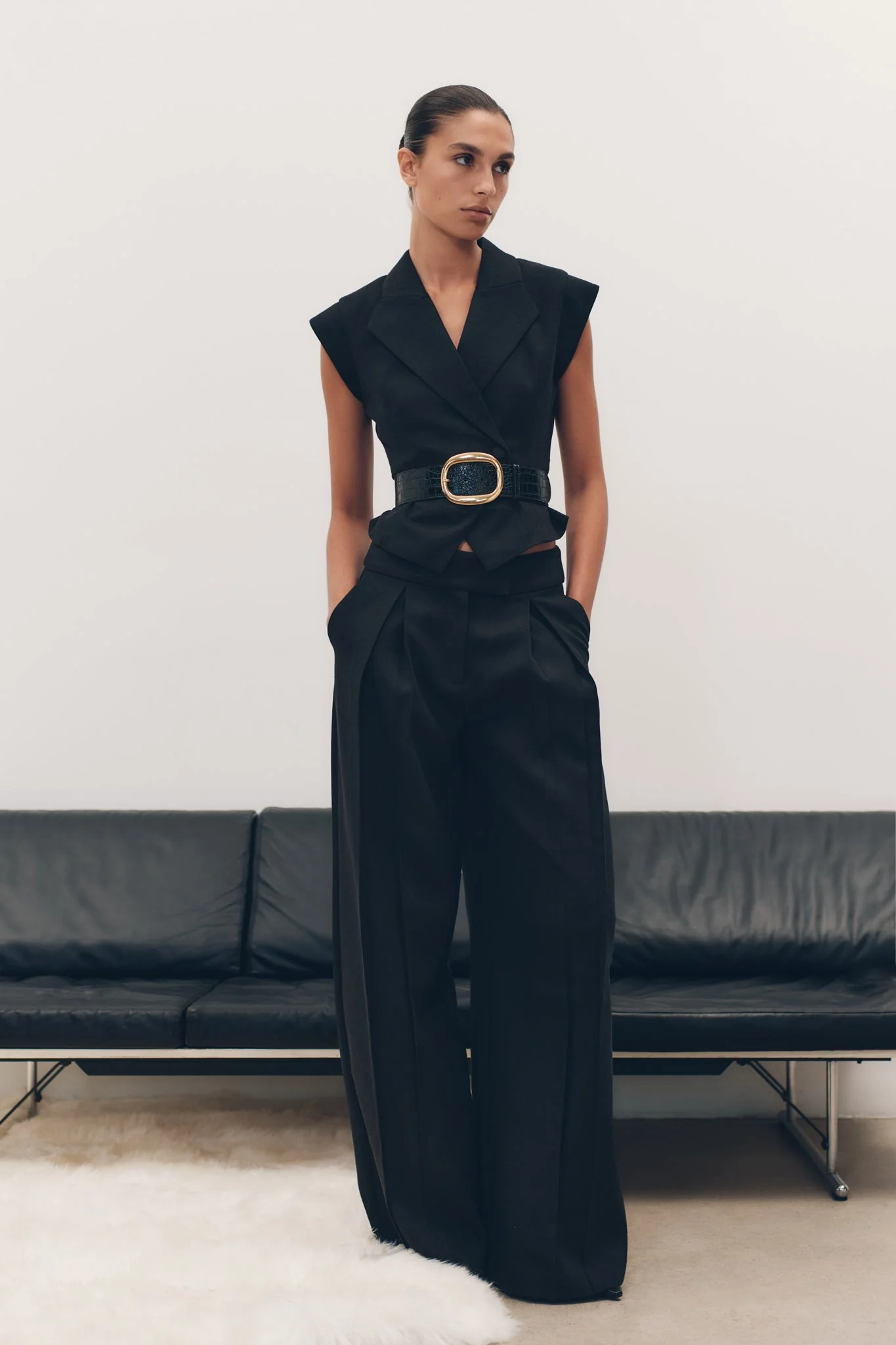 Andina Shortsleeve Linen Top - Black - Image 2