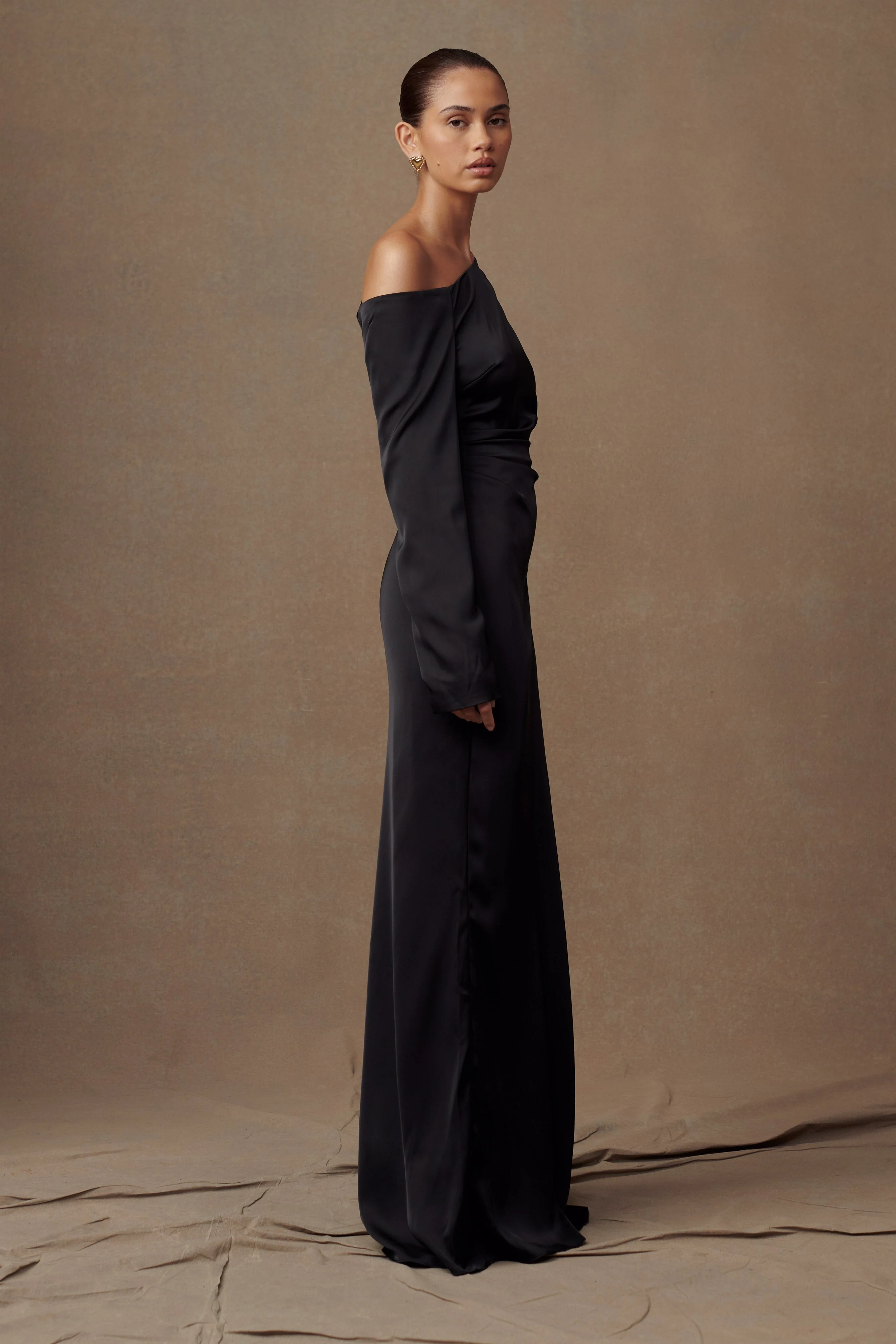 Avery Long Sleeve Maxi Dress - Black - Image 4
