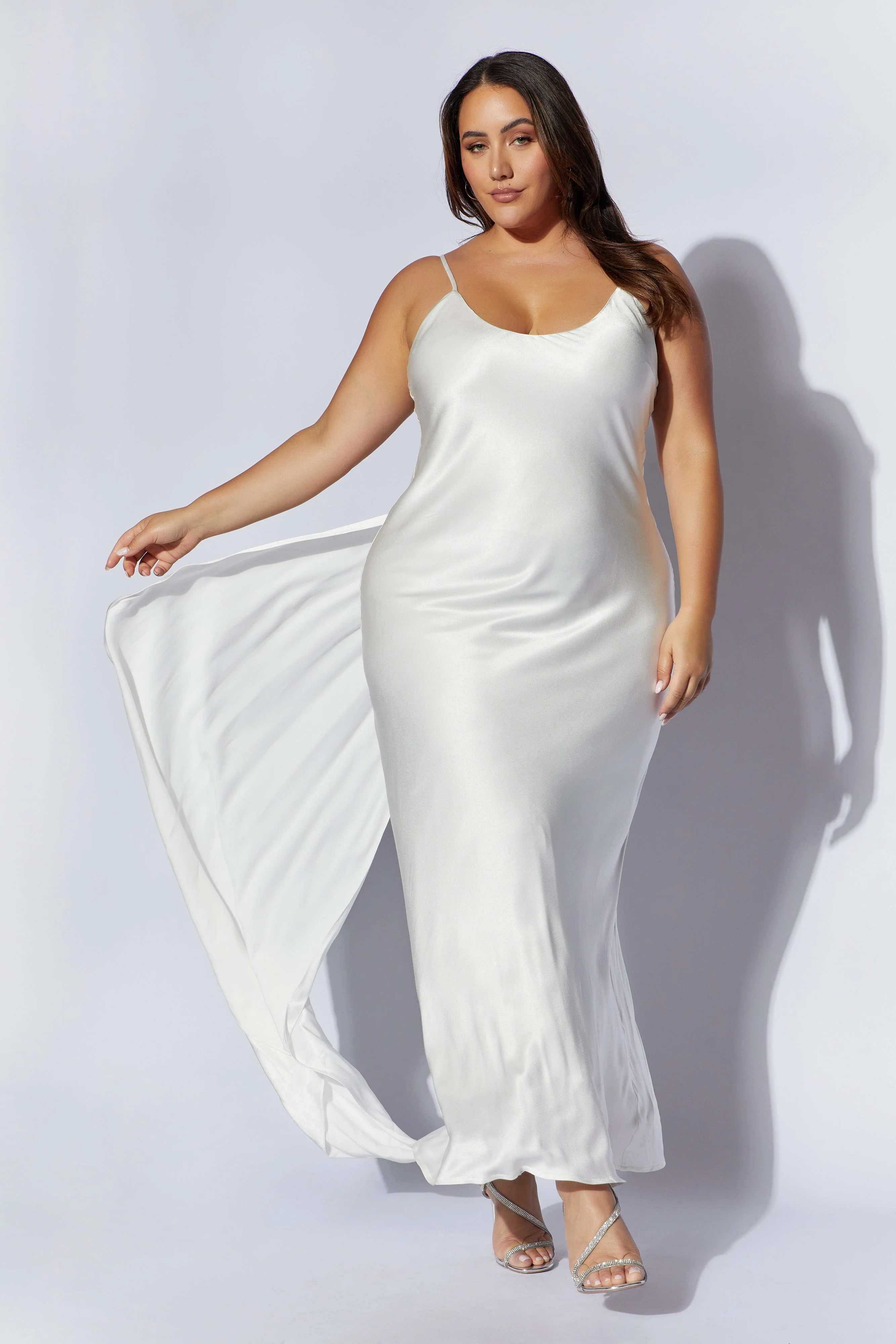 Kailey Low Back Maxi Dress With Bow Train - White - Image 11