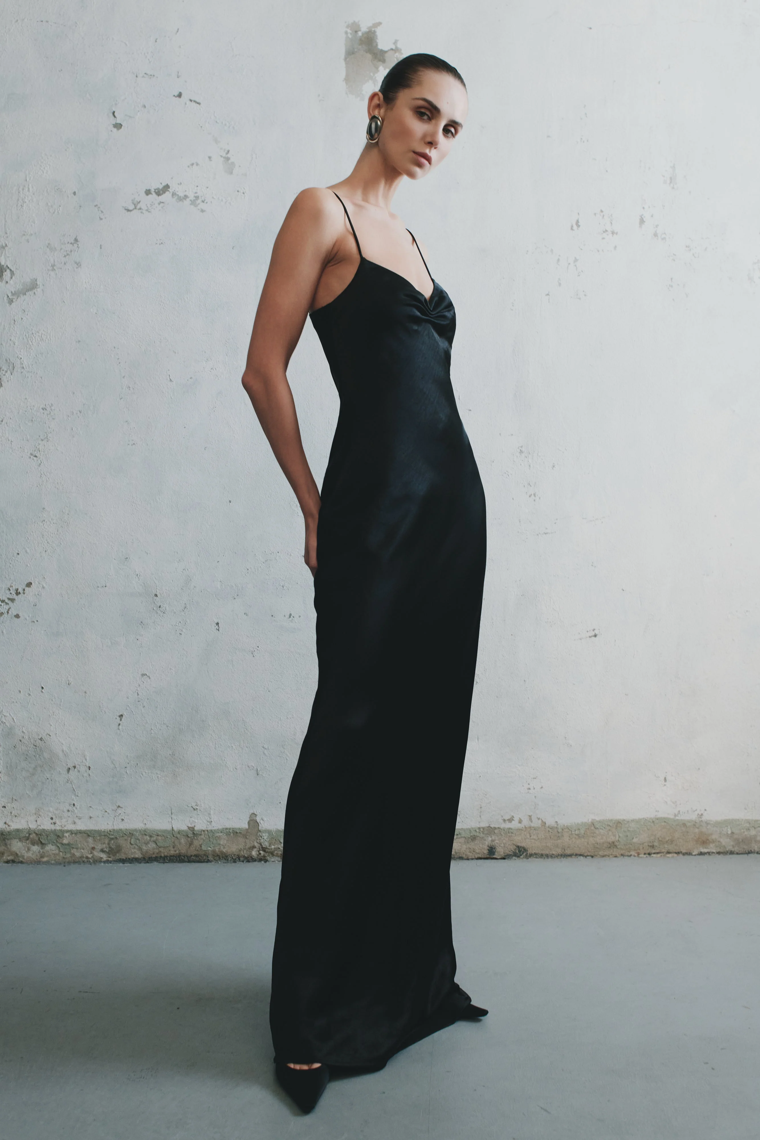 Lilly Sweetheart Satin Maxi Dress - Black - Image 3